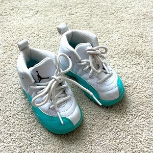 Toddler Jordans. White and Teal size 6